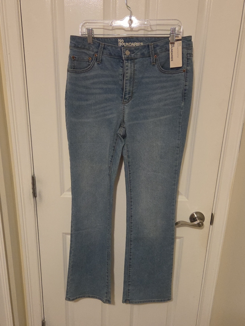 No Boundaries Women's Light Wash Bootcut Jeans